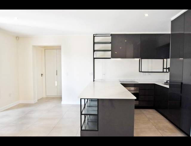 3 BEDROOM APARTMENT FOR SALE IN HYDE PARK